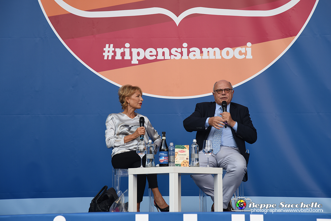 VBS_7940 - Lilli Gruber intervista Massimo Galli Infettivologo.jpg